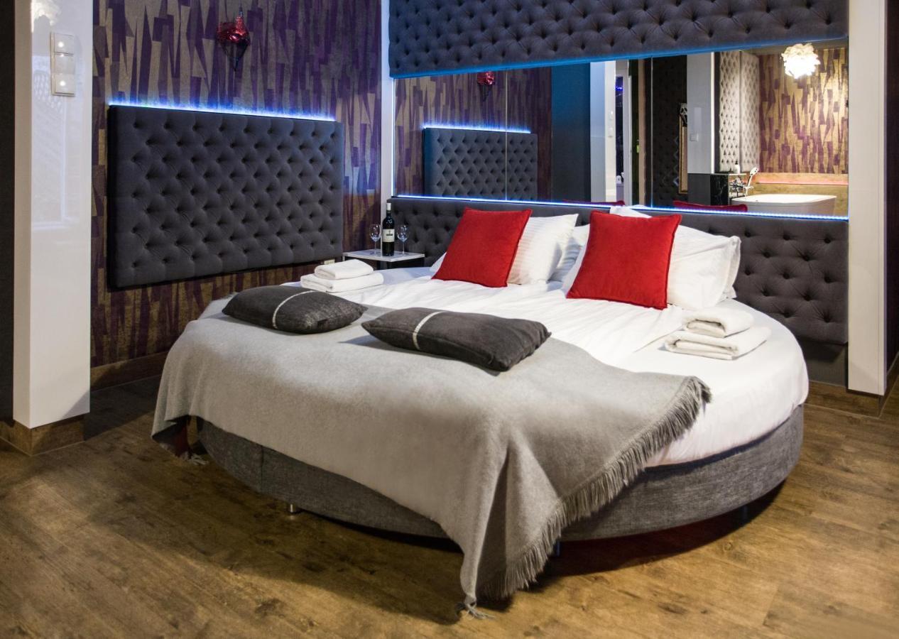 Yourplace Romantic Apartment With Private Patio Krakow Dış mekan fotoğraf