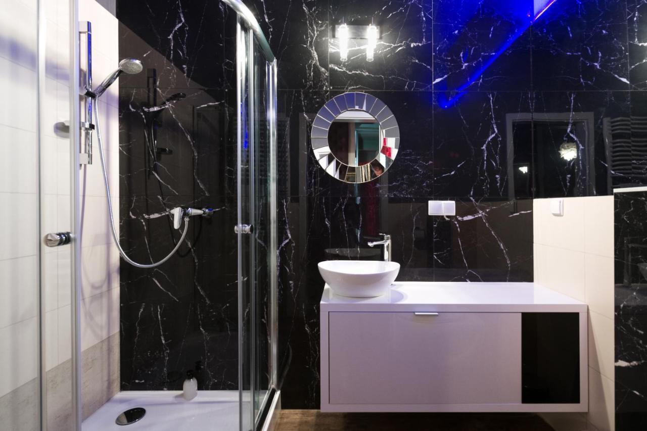 Yourplace Romantic Apartment With Private Patio Krakow Dış mekan fotoğraf